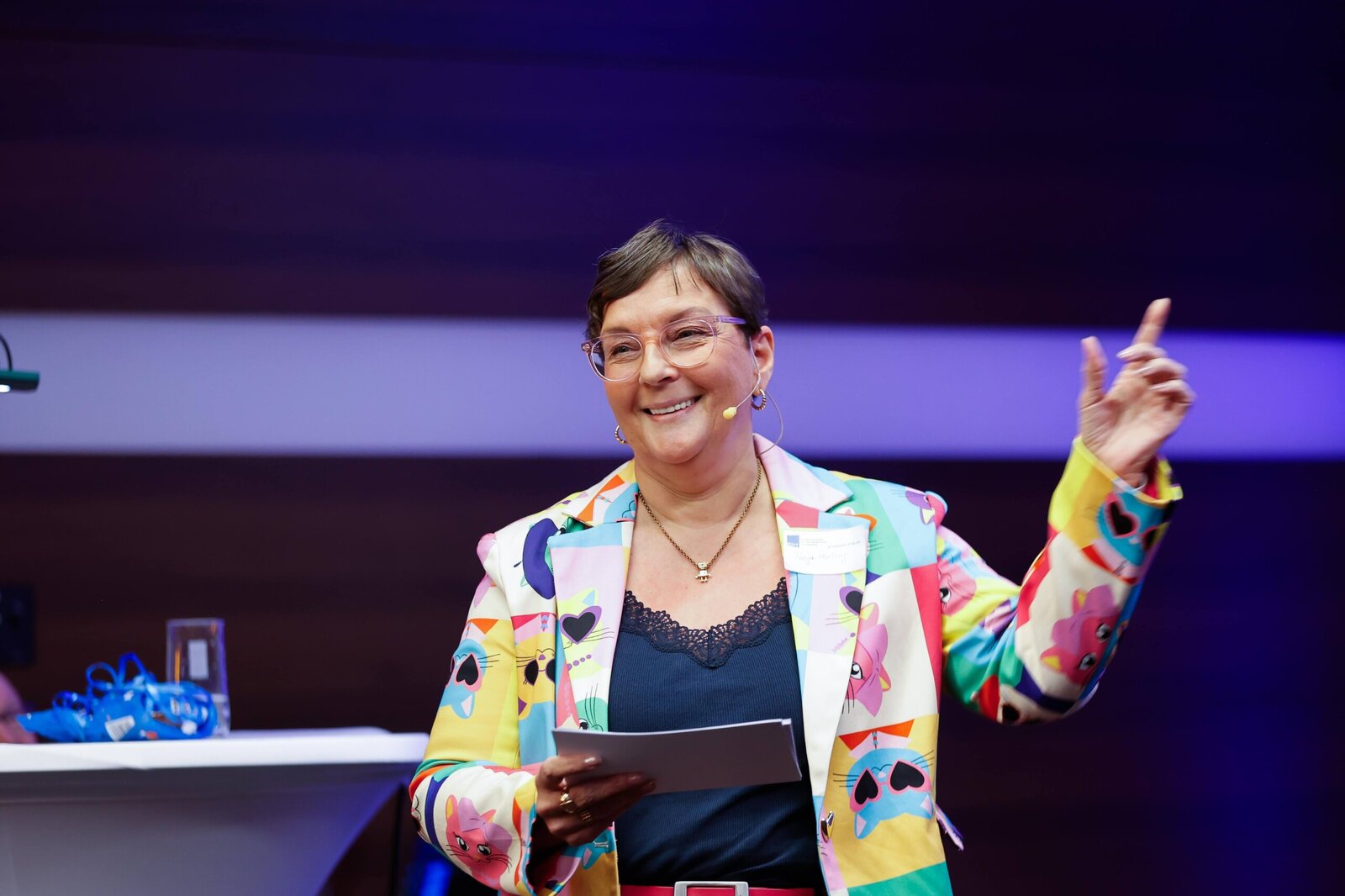 Tanja Hartwig auf der Bühne beim 60-jährigen BDVT-Jubiläum