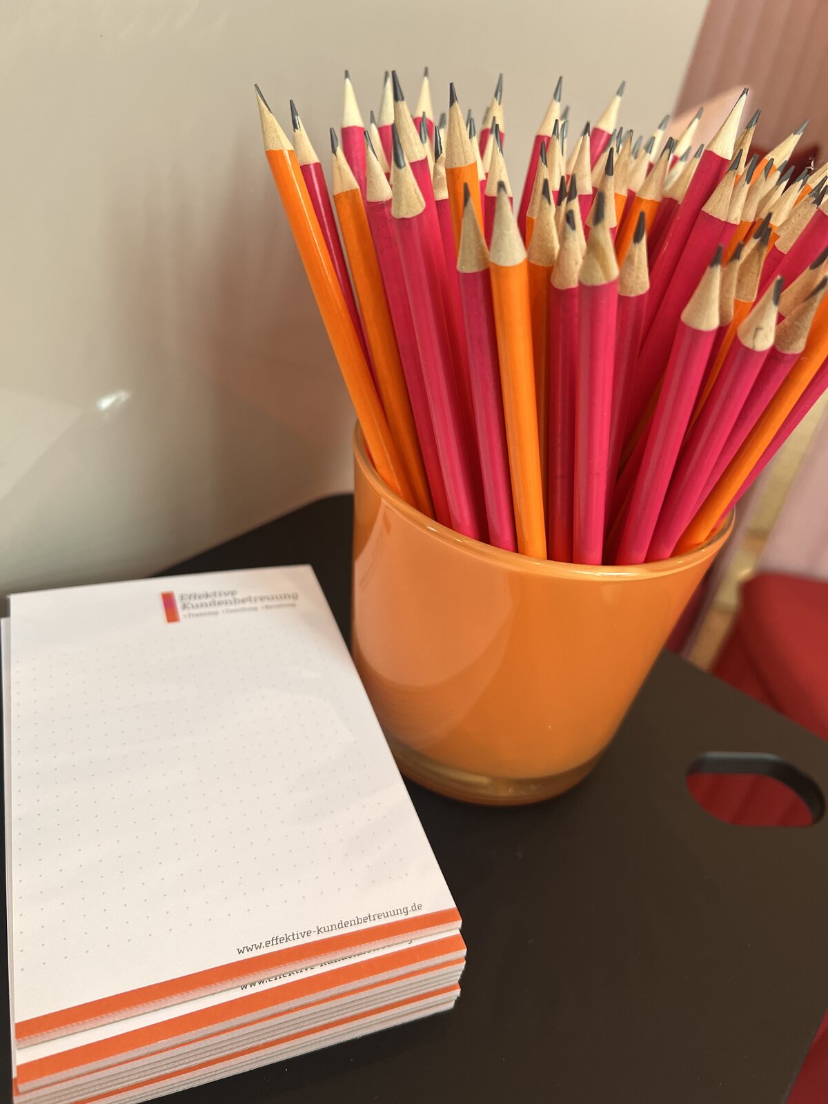 Trainingsmaterial und Stifte am EK-Stand